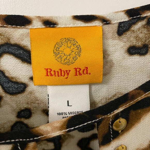 Ruby Rd. Leopard Print Long Sleeve Blouse. Large. Animal Print. Cute. Chic. - Picture 3 of 9